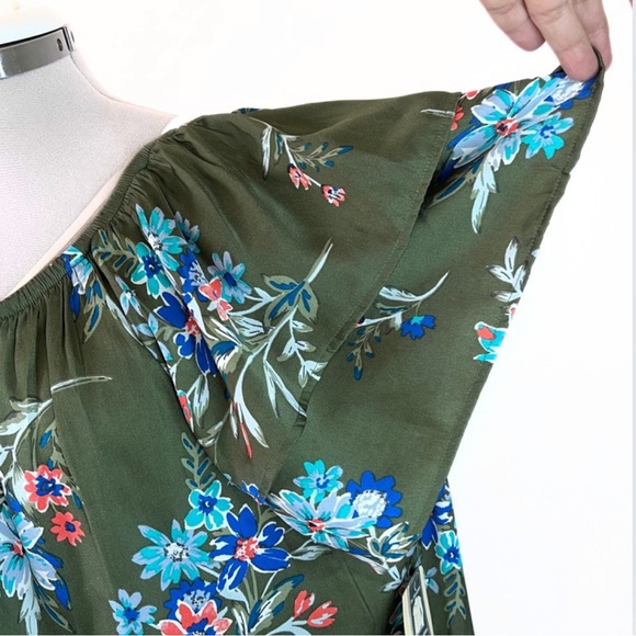 Plus Size Peasant Top Floral On / Off Shoulder Blue orange green Size: 2X 20W - Picture 11 of 14